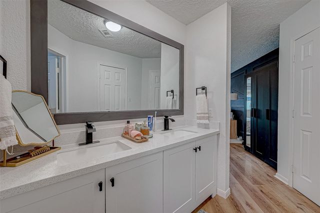 17431 Typhoon Way, Crosby, TX 77532