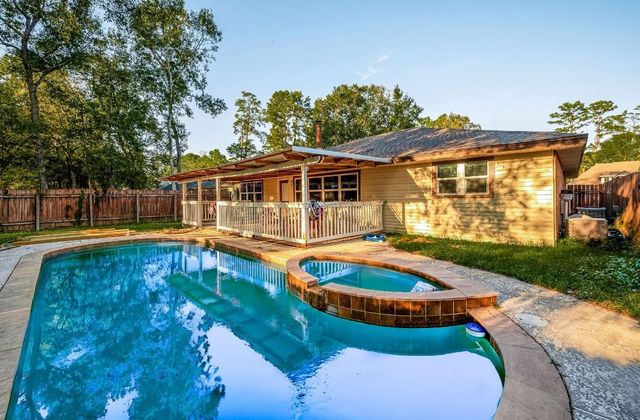 17431 Typhoon Way, Crosby, TX 77532