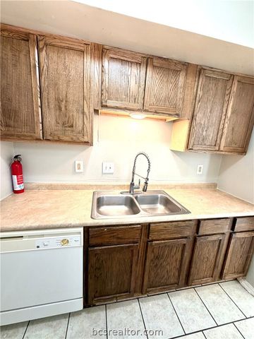 2406 Blanco Drive D, College Station, TX 77845