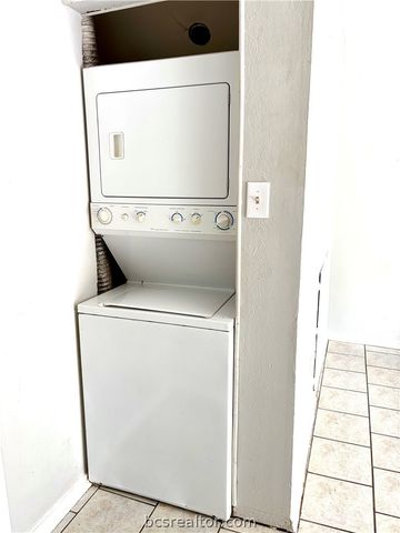 2406 Blanco Drive D, College Station, TX 77845