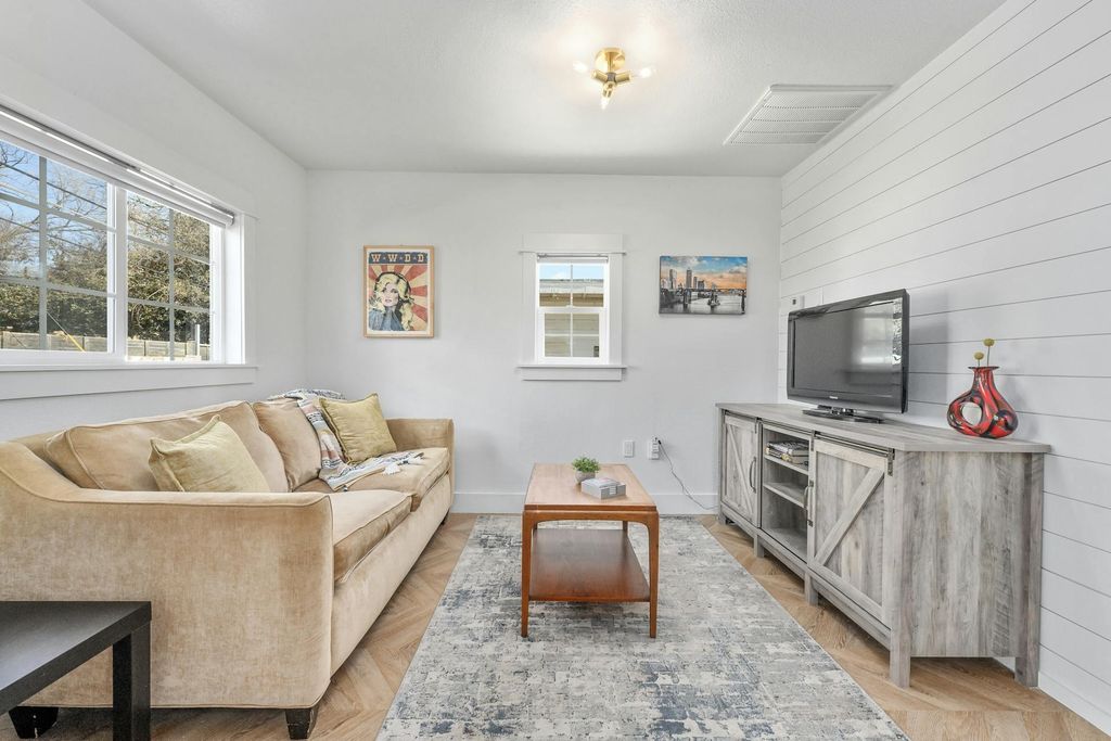 1714 Canterbury ST B, Austin, TX 78702