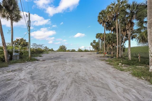 7601 Ellen Lane, West Palm Beach, FL 33411