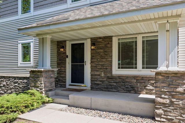 6773 158th Street W, Apple Valley, MN 55124