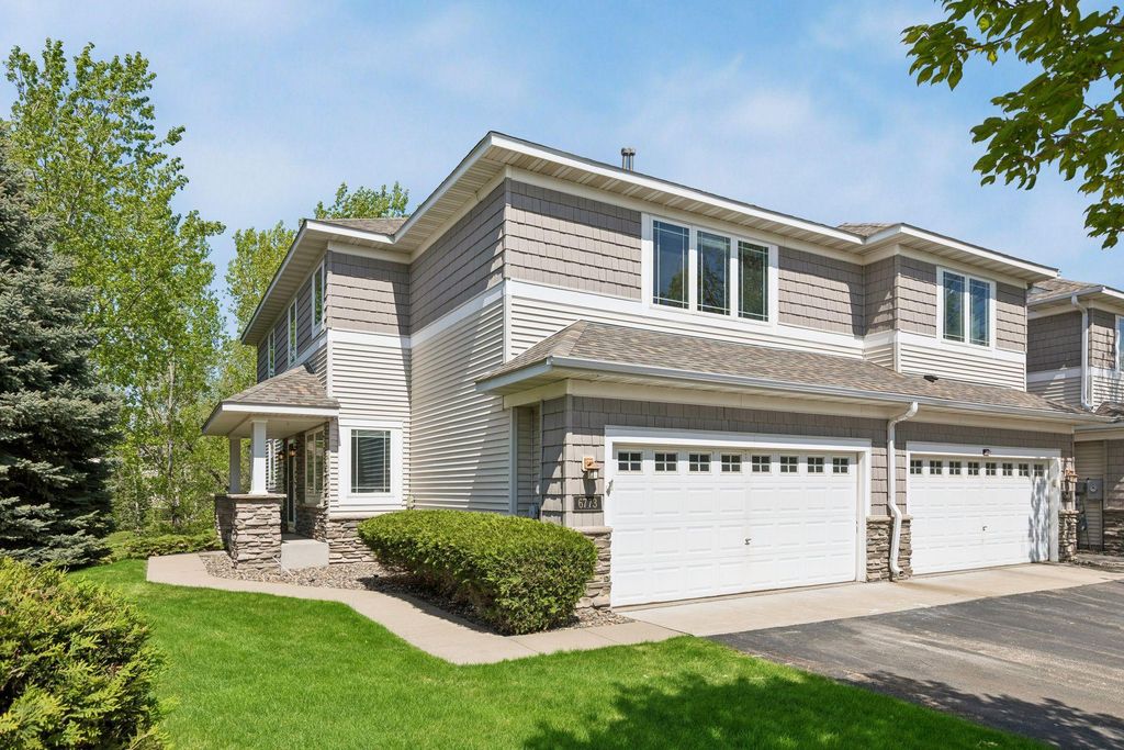 6773 158th Street W, Apple Valley, MN 55124