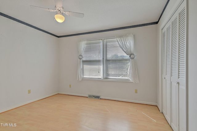 2902 Dalton Drive, Johnson City, TN 37604