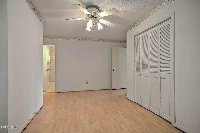 2902 Dalton Drive, Johnson City, TN 37604