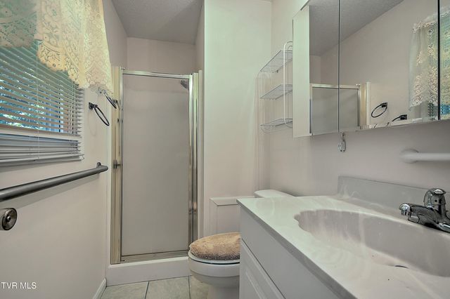 2902 Dalton Drive, Johnson City, TN 37604