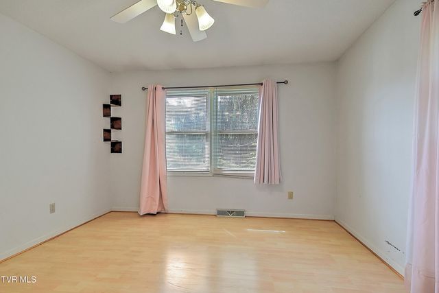 2902 Dalton Drive, Johnson City, TN 37604