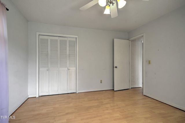 2902 Dalton Drive, Johnson City, TN 37604