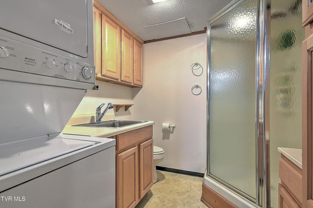 2902 Dalton Drive, Johnson City, TN 37604