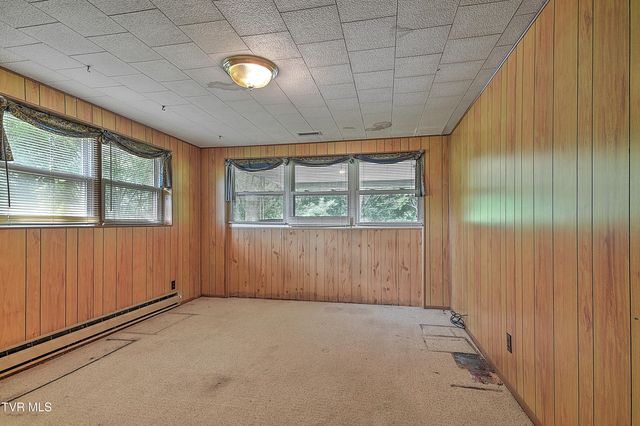 2902 Dalton Drive, Johnson City, TN 37604