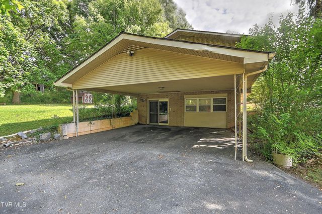 2902 Dalton Drive, Johnson City, TN 37604