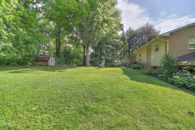 2902 Dalton Drive, Johnson City, TN 37604