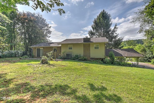 2902 Dalton Drive, Johnson City, TN 37604