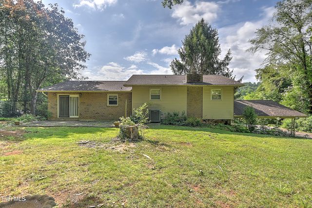 2902 Dalton Drive, Johnson City, TN 37604
