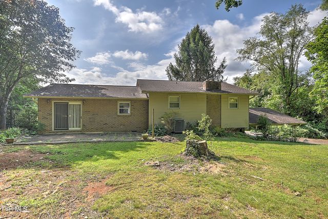 2902 Dalton Drive, Johnson City, TN 37604