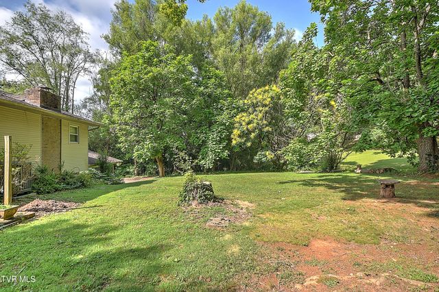 2902 Dalton Drive, Johnson City, TN 37604