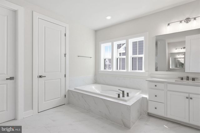 233 COFFMAN DR, Exton, PA 19341