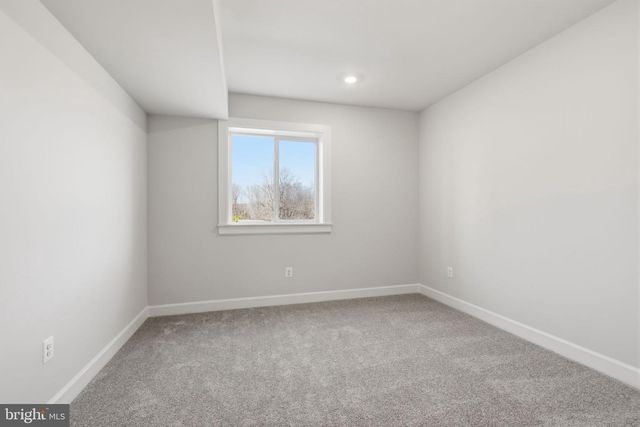 233 COFFMAN DR, Exton, PA 19341