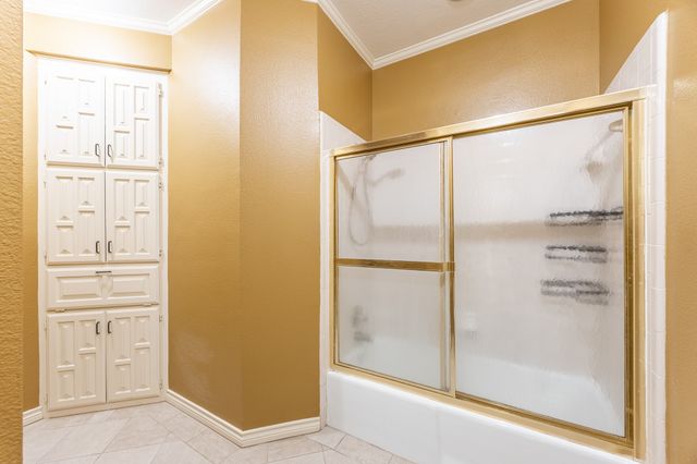 2200 Castle Rock Road, Arlington, TX 76006