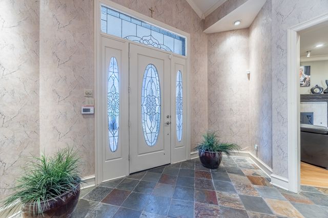 2200 Castle Rock Road, Arlington, TX 76006