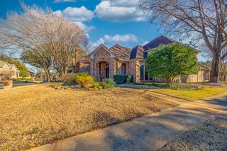 2200 Castle Rock Road, Arlington, TX 76006