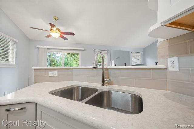 6351 Pembrook Drive, Westland, MI 48185