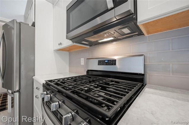6351 Pembrook Drive, Westland, MI 48185