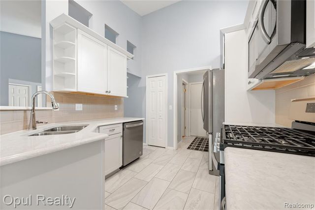 6351 Pembrook Drive, Westland, MI 48185