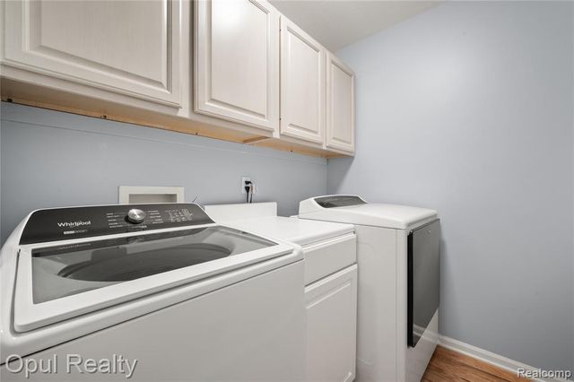 6351 Pembrook Drive, Westland, MI 48185
