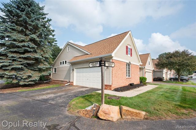 6351 Pembrook Drive, Westland, MI 48185