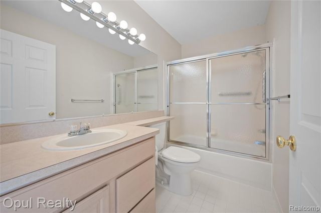 6351 Pembrook Drive, Westland, MI 48185