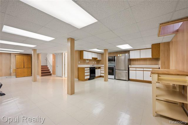 6351 Pembrook Drive, Westland, MI 48185