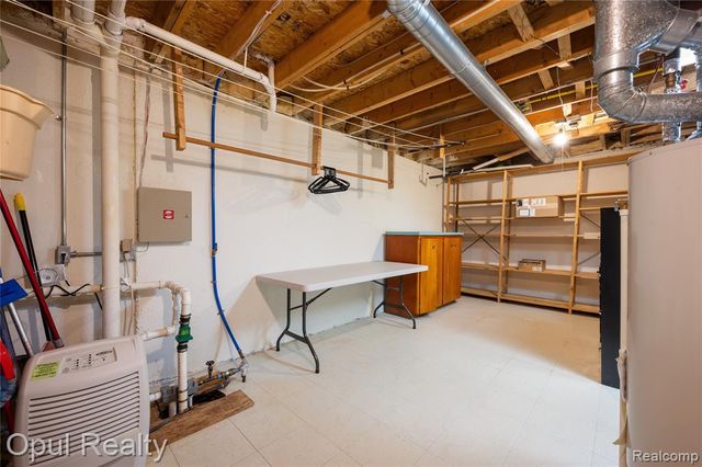 6351 Pembrook Drive, Westland, MI 48185
