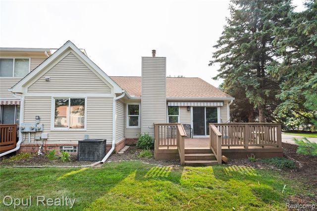 6351 Pembrook Drive, Westland, MI 48185