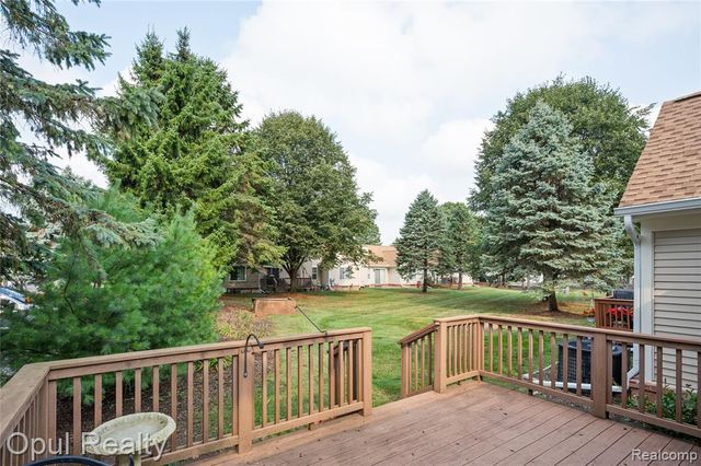 6351 Pembrook Drive, Westland, MI 48185
