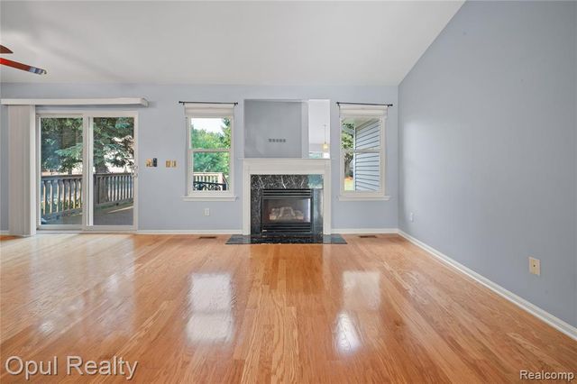 6351 Pembrook Drive, Westland, MI 48185
