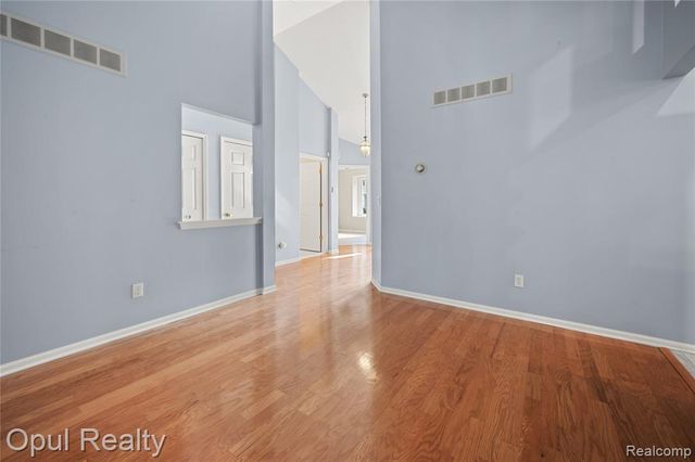 6351 Pembrook Drive, Westland, MI 48185