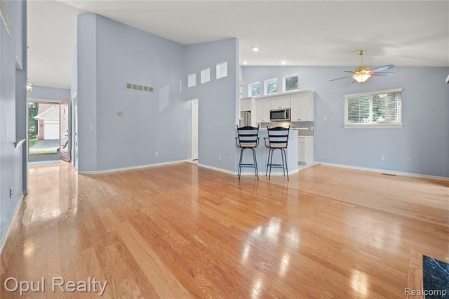 6351 Pembrook Drive, Westland, MI 48185