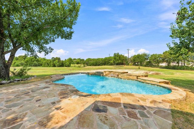 102 Valley View DR E, Leander, TX 78641