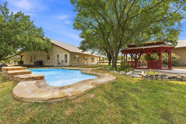 102 Valley View DR E, Leander, TX 78641