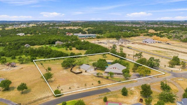 102 Valley View DR E, Leander, TX 78641
