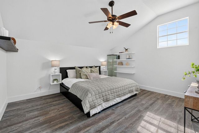 102 Valley View DR E, Leander, TX 78641