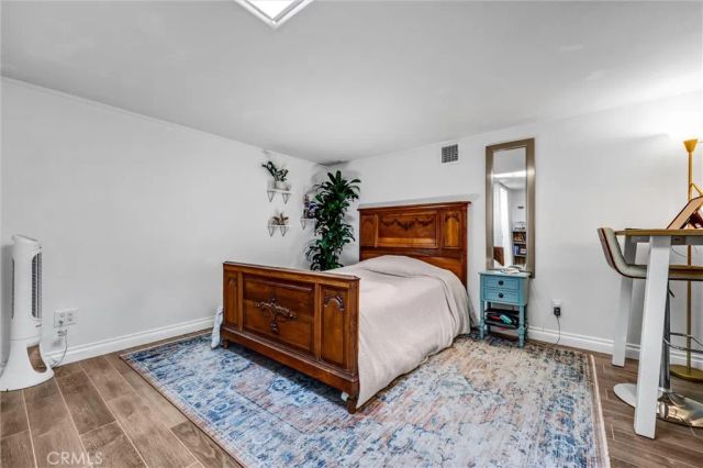 2504 University, Newport Beach, CA 92660