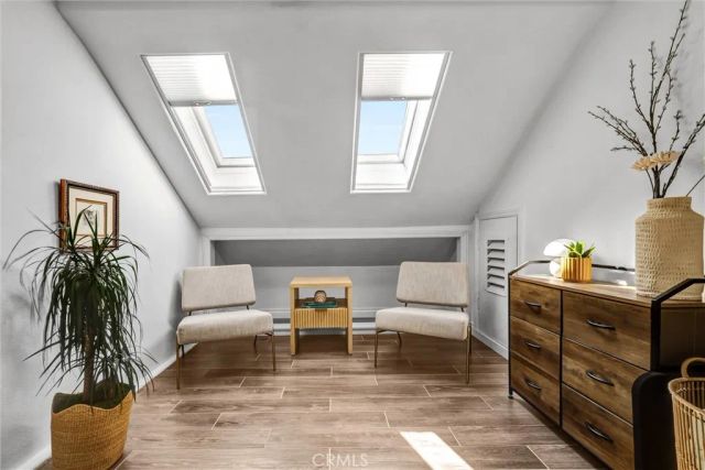 2504 University, Newport Beach, CA 92660