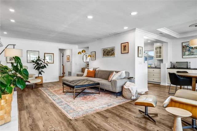 2504 University, Newport Beach, CA 92660