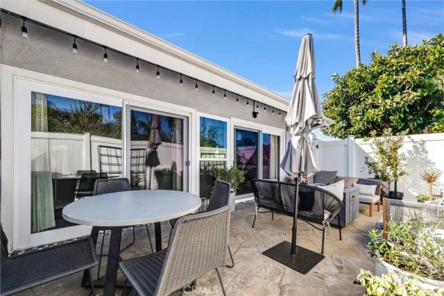 2504 University, Newport Beach, CA 92660