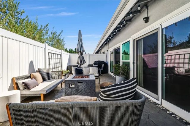 2504 University, Newport Beach, CA 92660