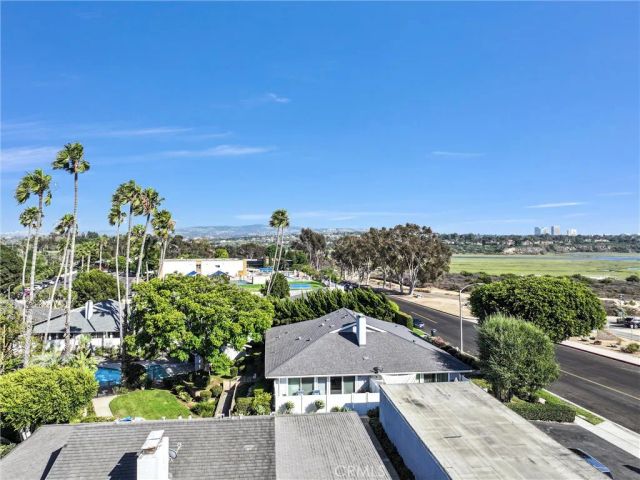 2504 University, Newport Beach, CA 92660