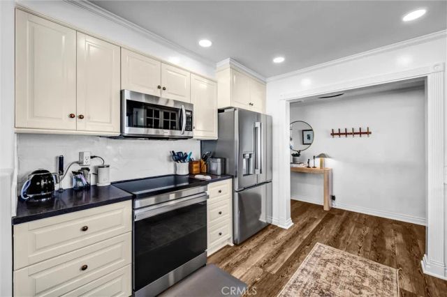 2504 University, Newport Beach, CA 92660